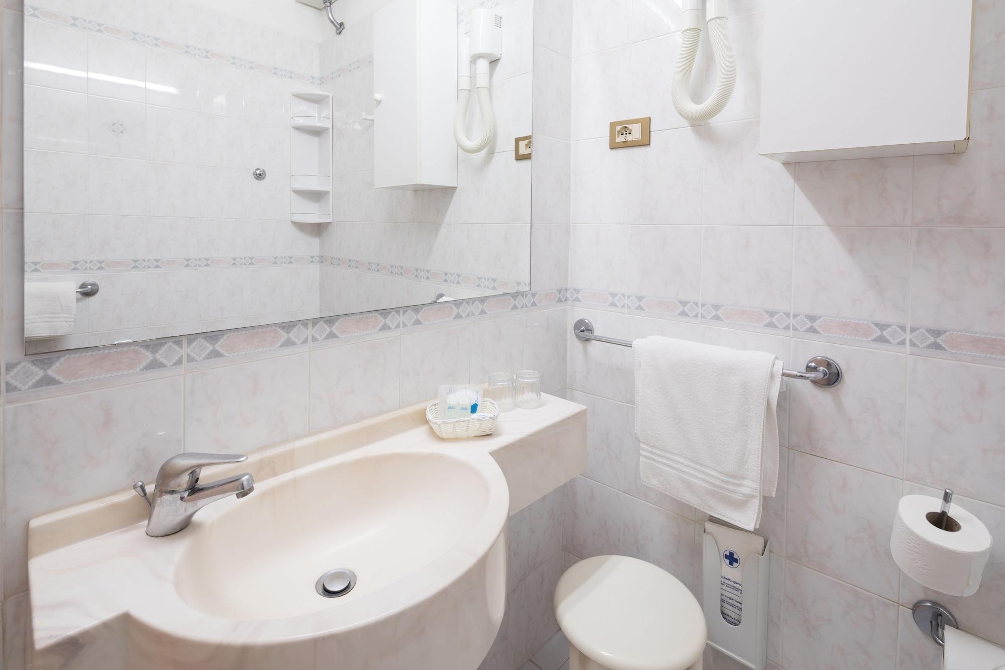 Hotel Astor Victoria Форте дей Марми Екстериор снимка