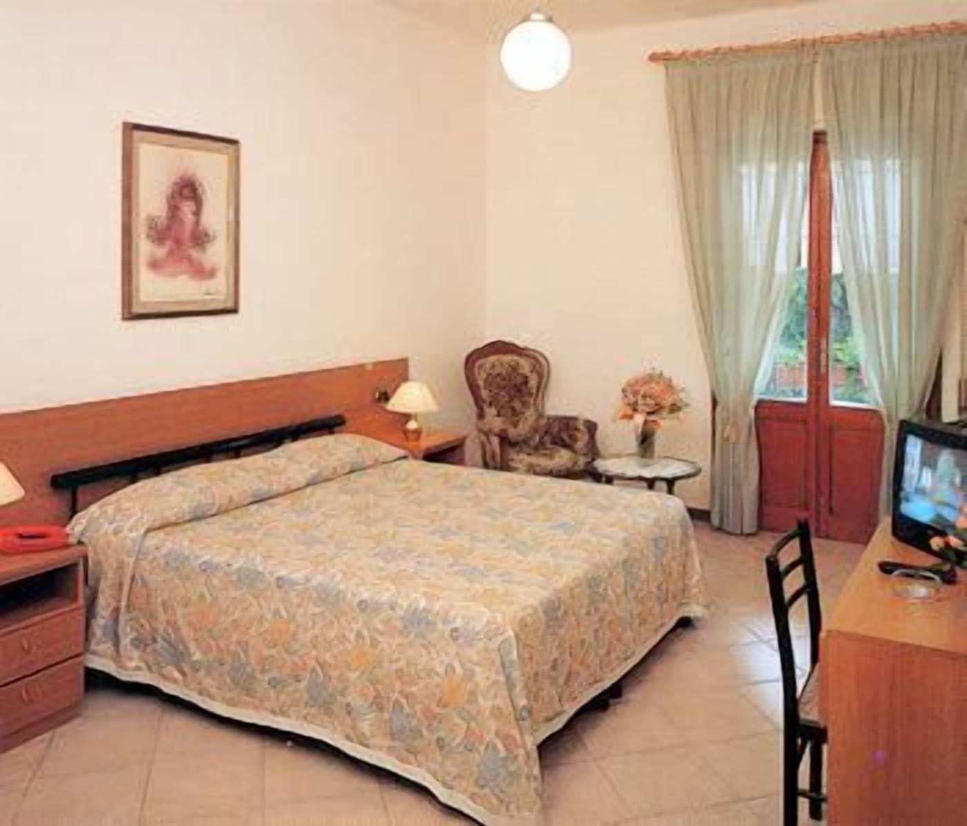 Hotel Astor Victoria Форте дей Марми Екстериор снимка