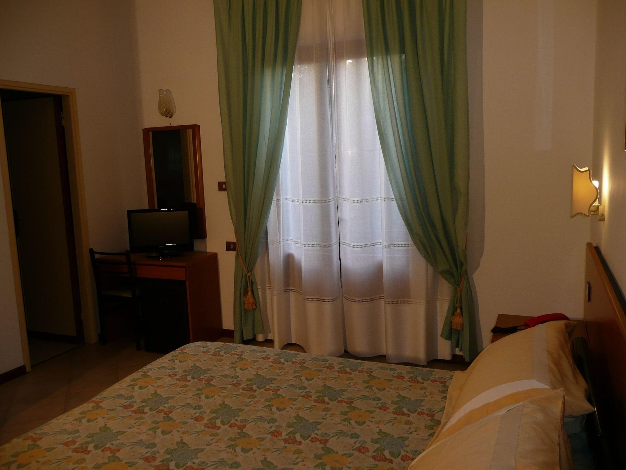 Hotel Astor Victoria Форте дей Марми Екстериор снимка