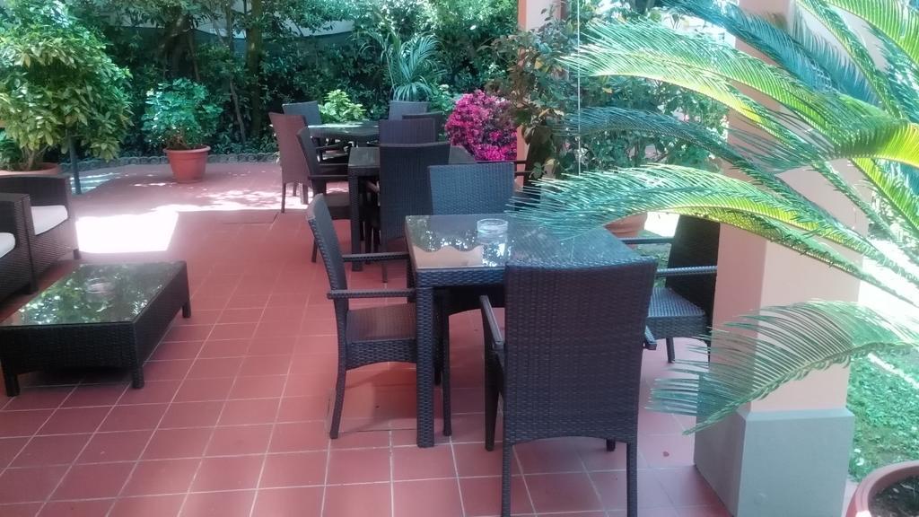 Hotel Astor Victoria Форте дей Марми Екстериор снимка