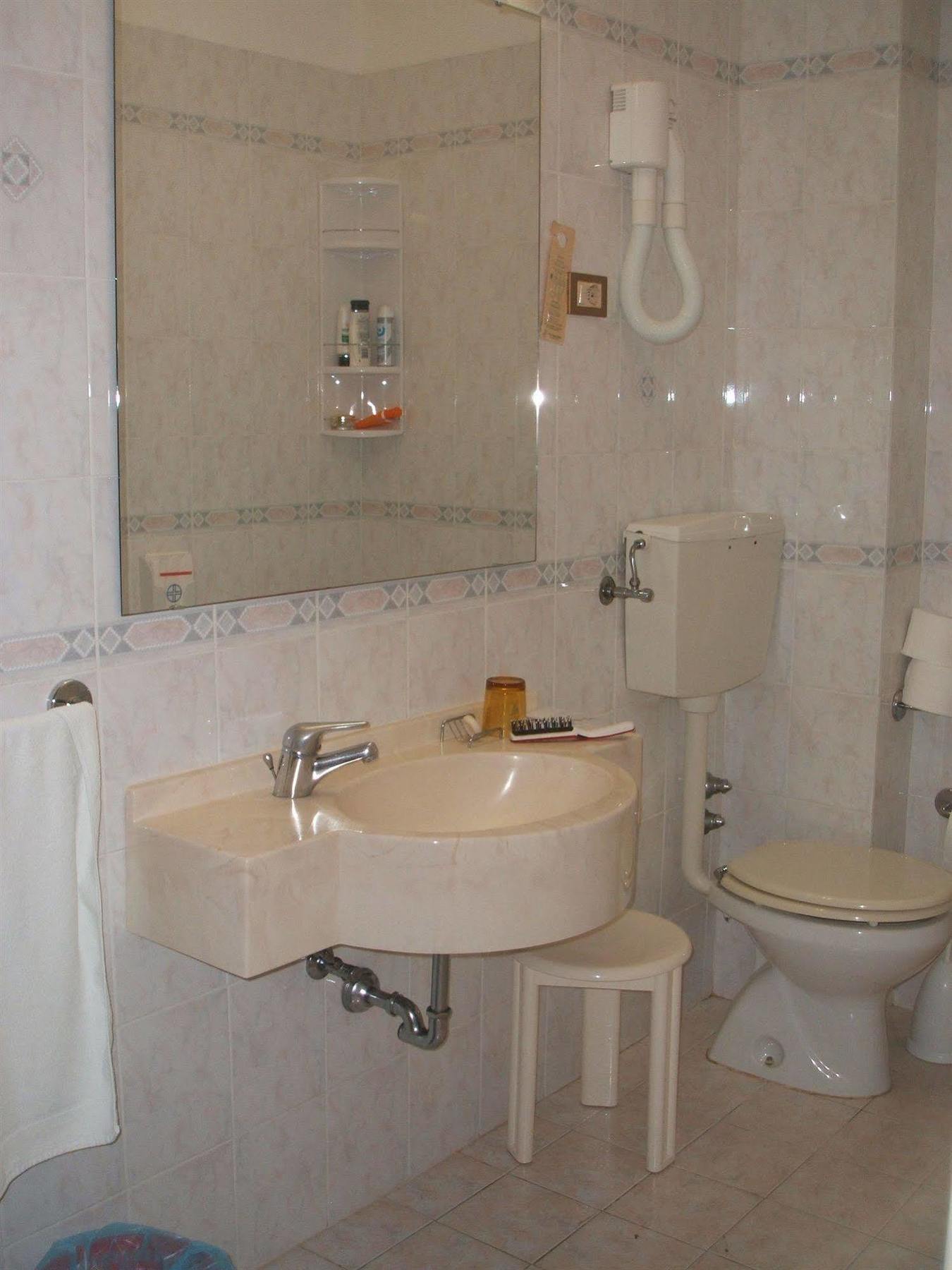 Hotel Astor Victoria Форте дей Марми Екстериор снимка