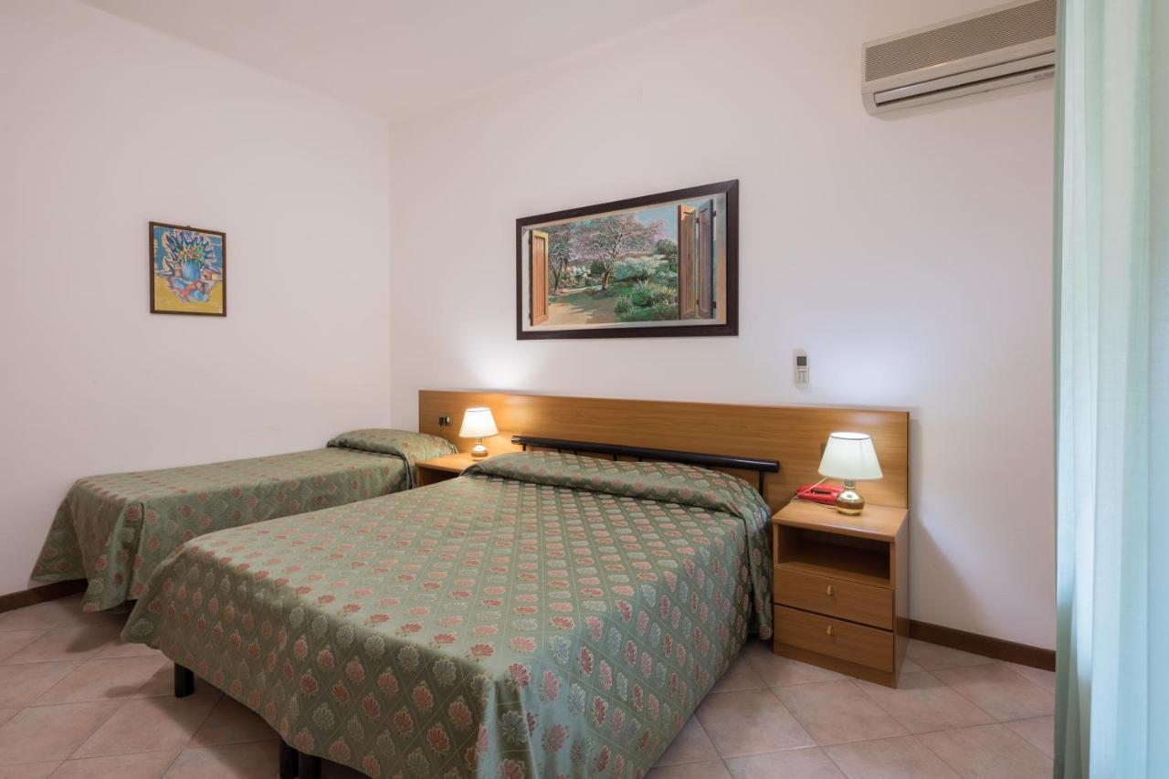 Hotel Astor Victoria Форте дей Марми Екстериор снимка