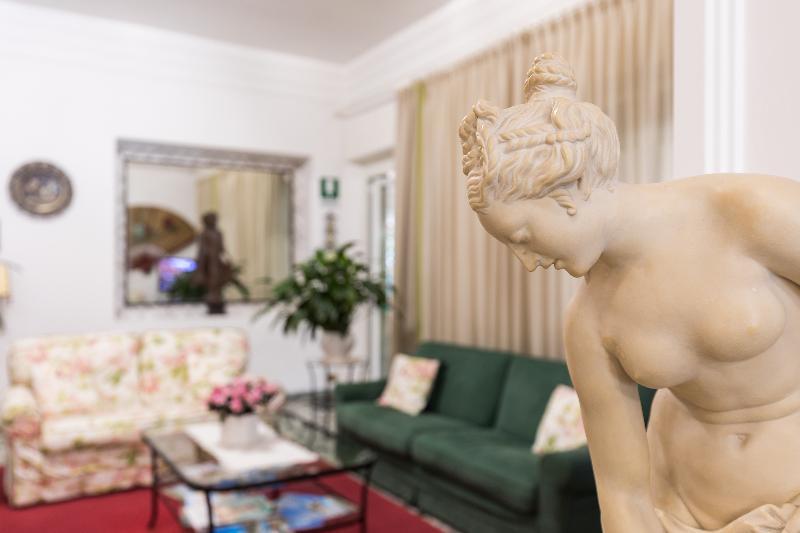 Hotel Astor Victoria Форте дей Марми Екстериор снимка